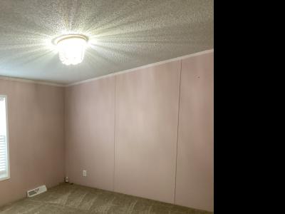 Photo 4 of 12 of home located at 6437 Laramie Dr Romulus, MI 48174