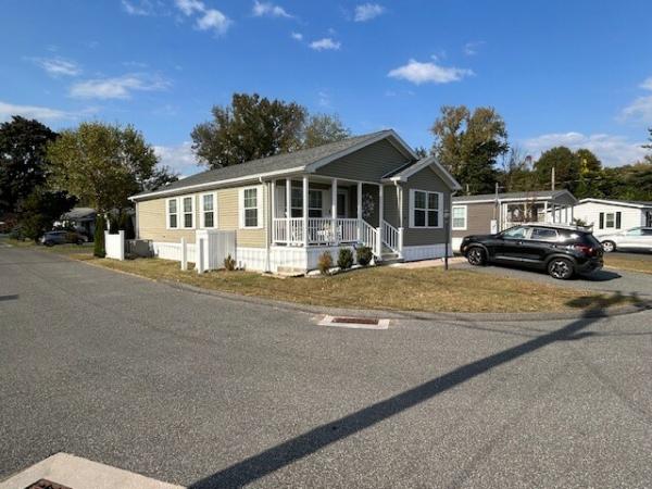 Photo 1 of 2 of home located at 10 Pondview Terrace Danbury, CT 06810