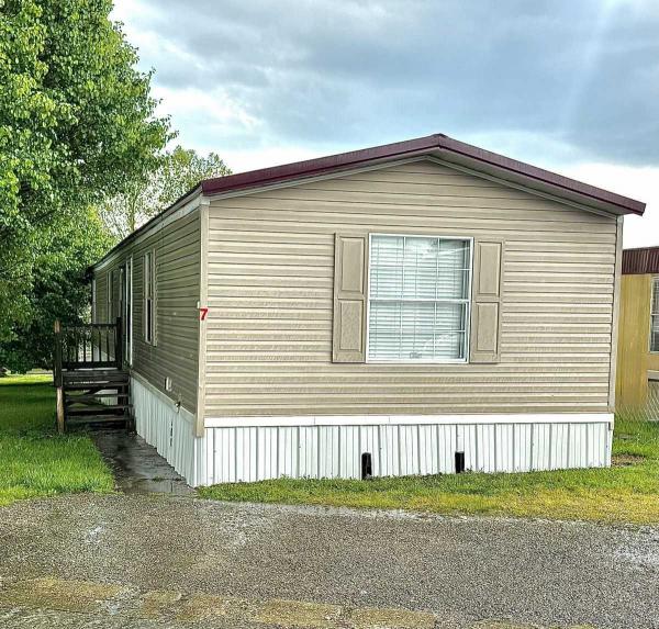 Photo 1 of 2 of home located at 7 Southwind Street London, KY 40744