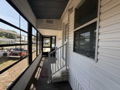 Photo 5 of 33 of home located at 33206 Seashell Lane Leesburg, FL 34788