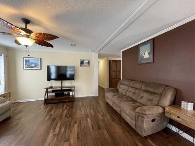 Photo 4 of 21 of home located at 13314 Sea Breeze Lane Grand Island, FL 32735