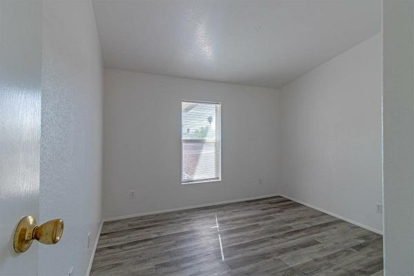 2000 Fleetwood Manufactured Home