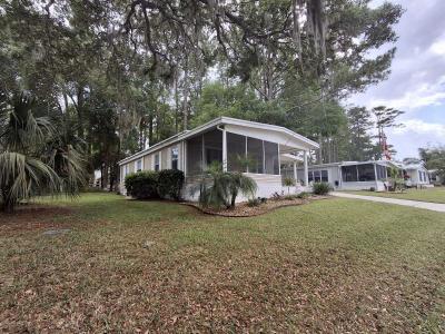 Photo 4 of 66 of home located at 6895 Easy Street Ocala, FL 34472