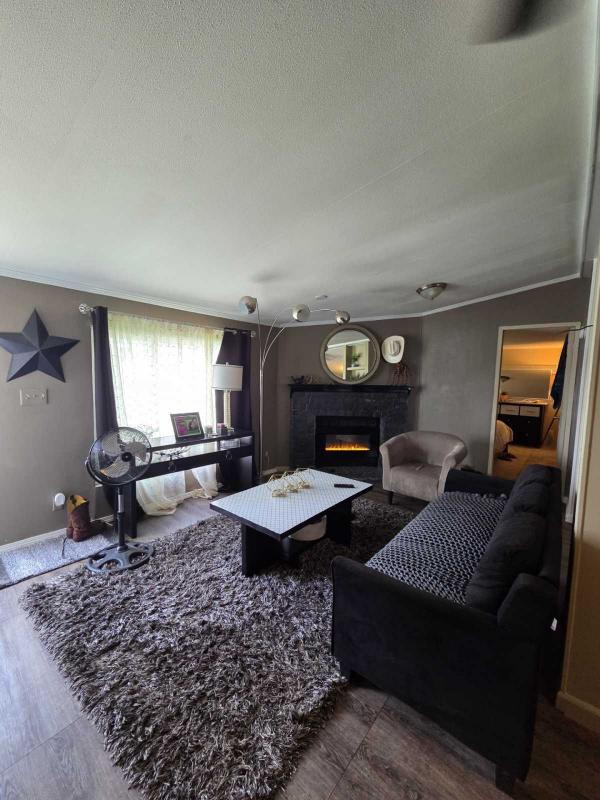 1988 Oak Springs Manufactured Home