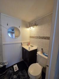 1988 Oak Springs Manufactured Home