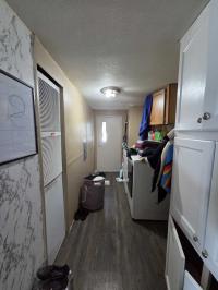1988 Oak Springs Manufactured Home