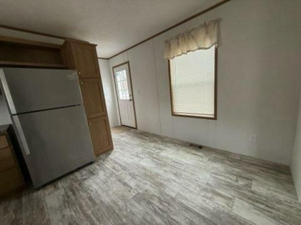 2023 Commodore Mobile Home