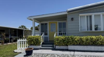 Photo 2 of 25 of home located at 620 57th Ave W Lot J-15 Bradenton, FL 34207