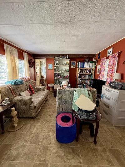 Photo 3 of 14 of home located at 7840 72nd S N. Pinellas Park, FL 33782