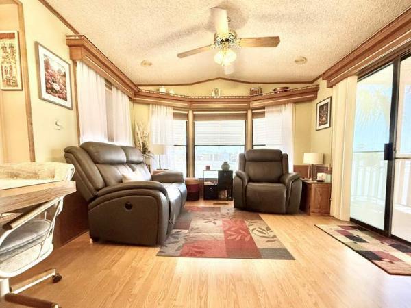 1989 Cavco Manufactured Home