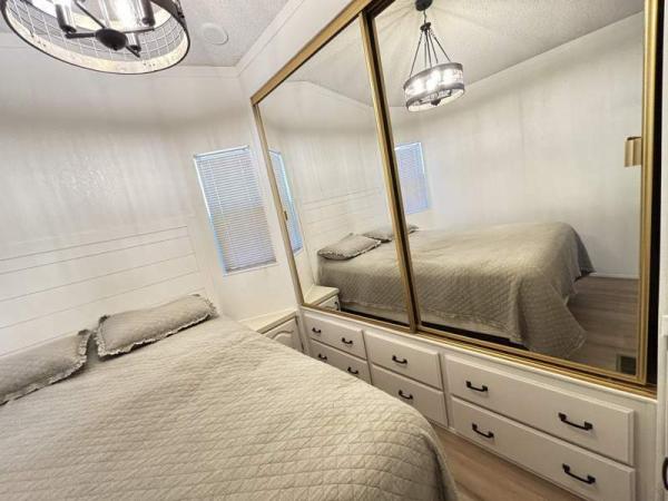 1990 Castle Manufactured Home