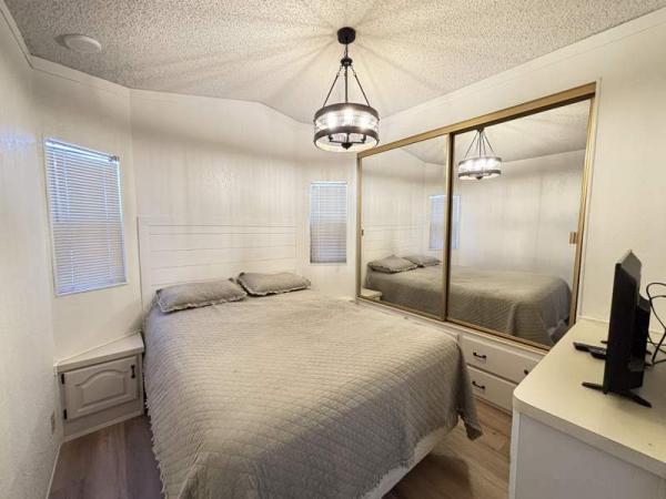 1990 Castle Manufactured Home