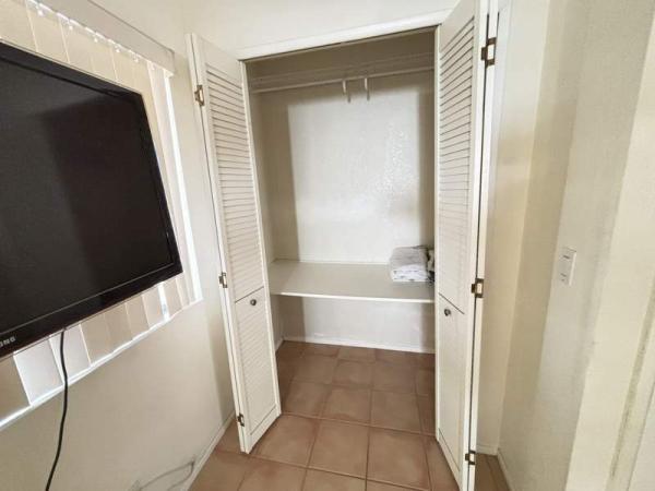 1990 Castle Manufactured Home