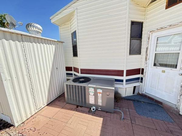 1990 Castle Manufactured Home