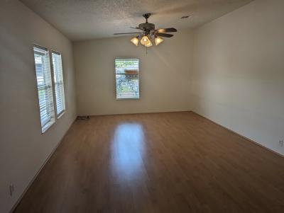 Photo 4 of 12 of home located at 740 Gladiola Dr Auburndale, FL 33823