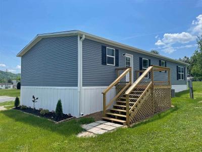 Photo 2 of 7 of home located at 624. Cuzin Raye Ln. Clinton, TN 37716