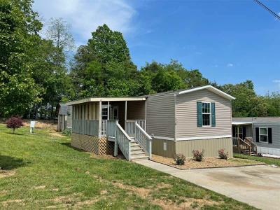 Mobile Home at 118 Brookfield Dr. Clinton, TN 37716