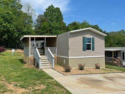Photo 2 of 6 of home located at 118 Brookfield Dr. Clinton, TN 37716