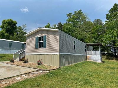 Photo 3 of 6 of home located at 118 Brookfield Dr. Clinton, TN 37716