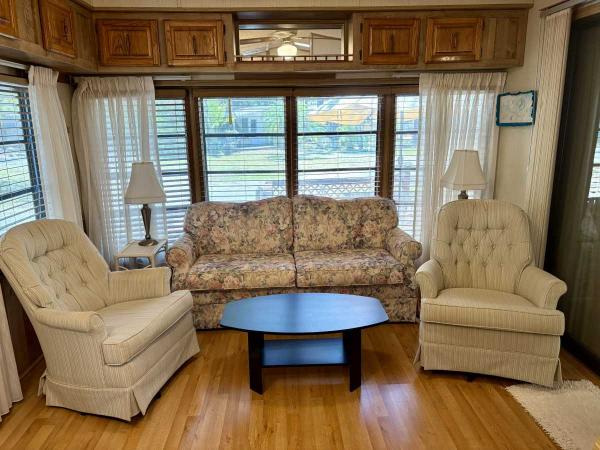 1988 Schu Manufactured Home