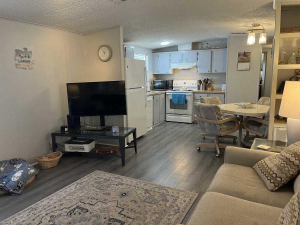 1988 2BA/2BA Mobile Home