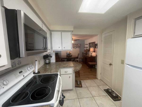 1972 TRUE 2BR/2BA w/Bonus Mobile Home