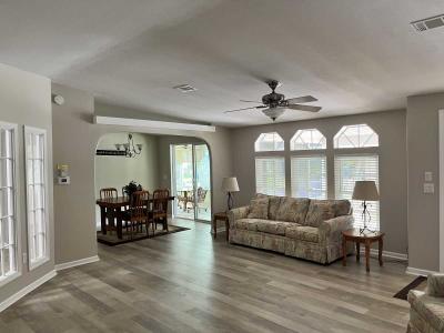 Photo 2 of 21 of home located at 2104 Bayside Drive Sebring, FL 33872