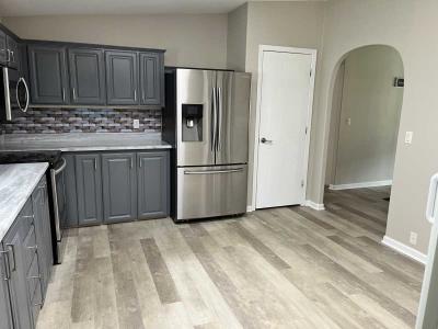 Photo 4 of 21 of home located at 2104 Bayside Drive Sebring, FL 33872