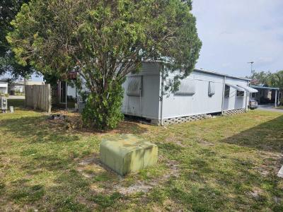 Photo 4 of 31 of home located at 14300 66th St N Clearwater, FL 33764