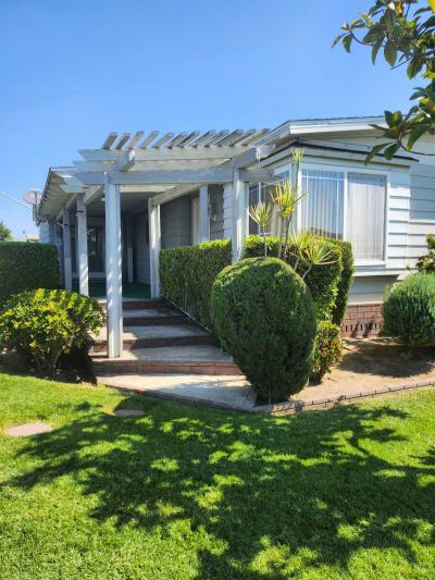 Photo 2 of 3 of home located at 14054 Lake Side Dr #106 La Mirada, CA 90638