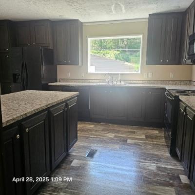Photo 5 of 14 of home located at 35 Lakeshore Dr Chapmanville, WV 25508