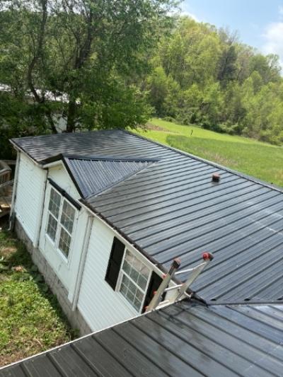 Photo 3 of 17 of home located at 268 B Nauvoo Pond Creek West Portsmouth, OH 45663