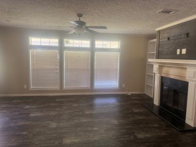 Photo 5 of 18 of home located at 2801 W Chicken Rd Cochran, GA 31014