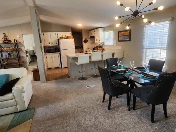 2000 Clayton Manufactured Home