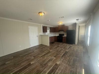 Photo 3 of 5 of home located at 28 Hill Street Lakeland, FL 33815