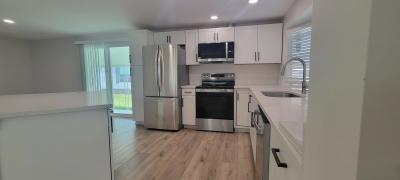 Photo 5 of 14 of home located at 7825 Hatteras Road Orlando, FL 32822