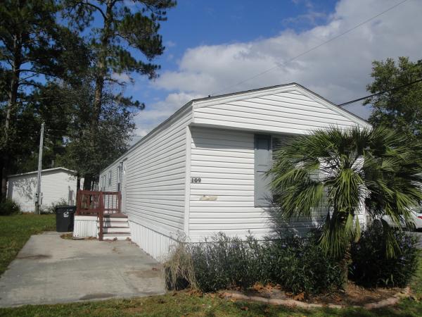 Photo 1 of 2 of home located at 9359 103rd St Lot #109 Jacksonville, FL 32210