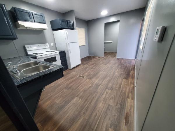 2005 PARK MODEL Mobile Home