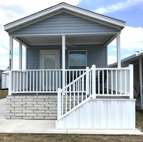 2020 Champion RH1371A w/Porch Mobile Home