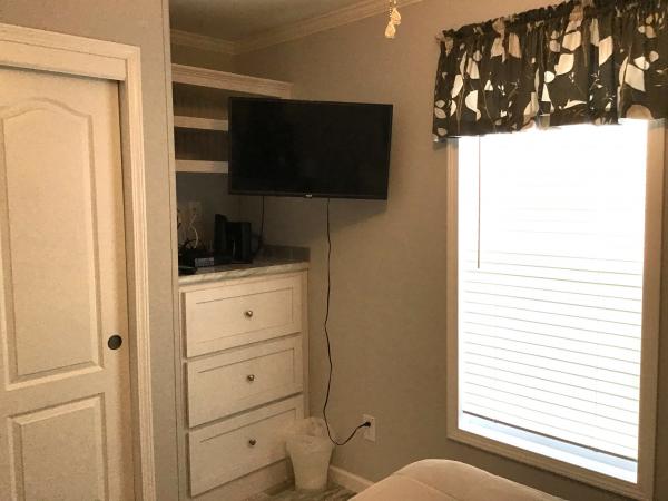 2020 Champion RH1371A w/Porch Mobile Home