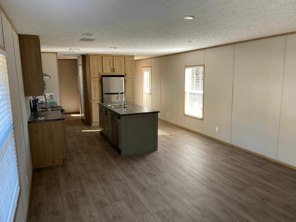 2021 Clayton Homes Inc Epic Experience Mobile Home