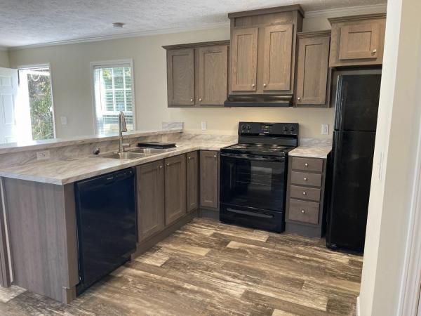 2021 Clayton Homes Inc Community Series Mobile Home