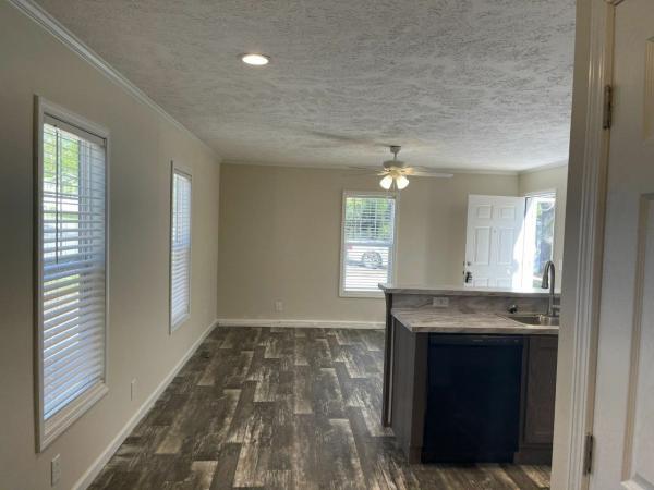 2021 Clayton Homes Inc Community Series Mobile Home