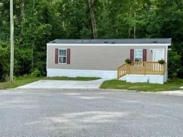 2021 Clayton Homes Inc Community Series Mobile Home