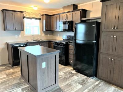 Mobile Home at 17054 Canterbury Circle Holly, MI 48442