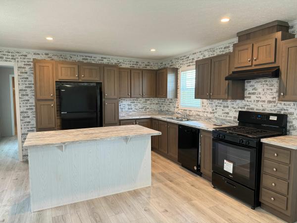 Photo 1 of 2 of home located at 21440 Celeste Dr, Site #905 Macomb, MI 48044