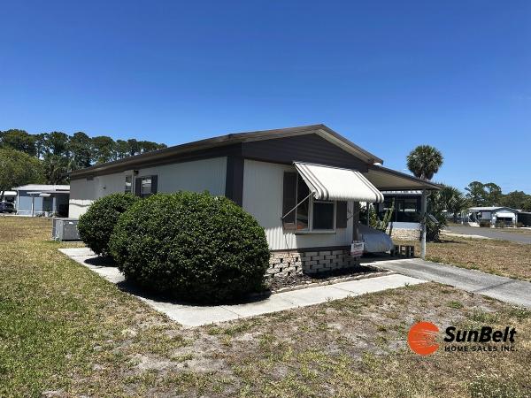 Photo 1 of 2 of home located at 301 Gardenia Drive Fruitland Park, FL 34731
