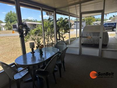 Photo 3 of 17 of home located at 301 Gardenia Drive Fruitland Park, FL 34731