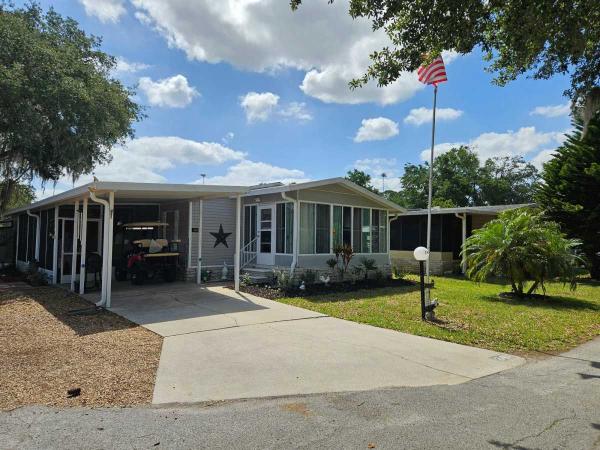 1992 Fleetwood  Carriage Grove Mobile Home