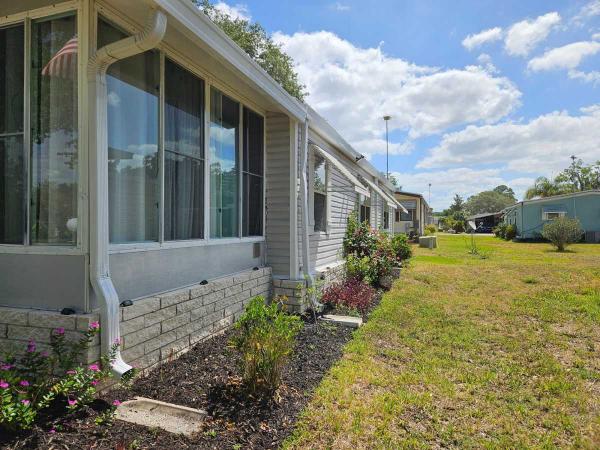 1992 Fleetwood  Carriage Grove Mobile Home